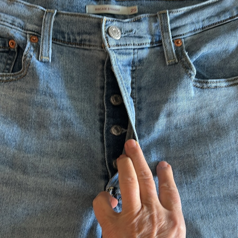 Levi's Ribcage Women's Straight Leg Jeans in Lightwash Blue - Picture 4 of 7